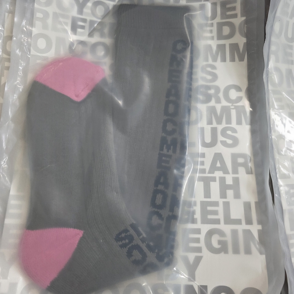 NWT Comme des Garcons Khaki Pink logo socks Sz M - Picture 3 of 6